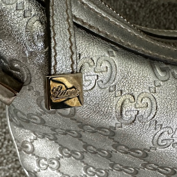 Gucci Silver Monogram Shoulder Bag - Picture 4 of 10